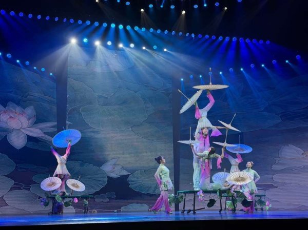 稳拿证券 “艺苑撷英——2025年全国优秀青年杂技人才展演”在京举办